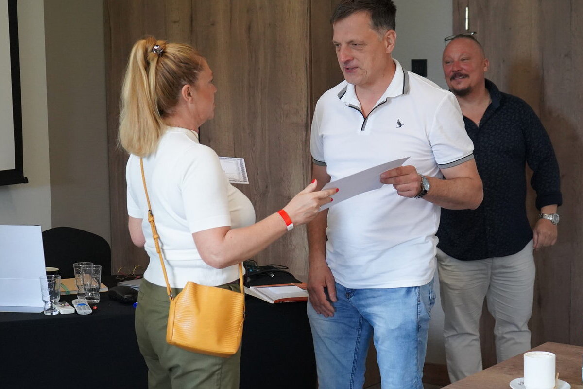 Wręczenie certyfikatów absolwentom programu